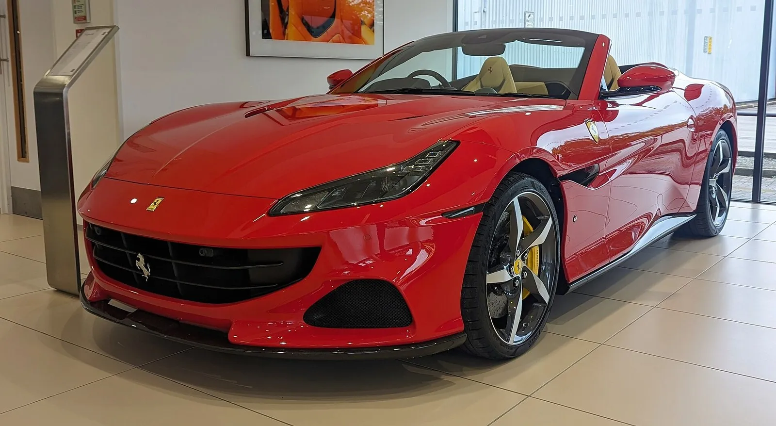 Rent Ferrari Portofino M in Dubai