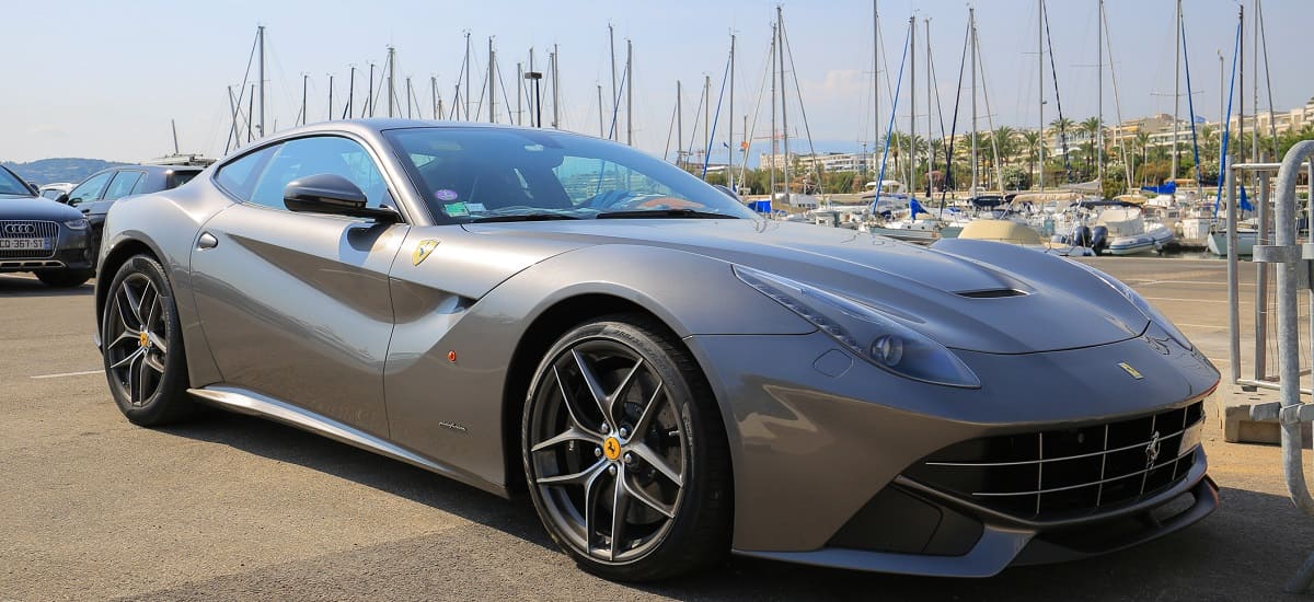 Rent Ferrari F12 Berlinetta in Dubai